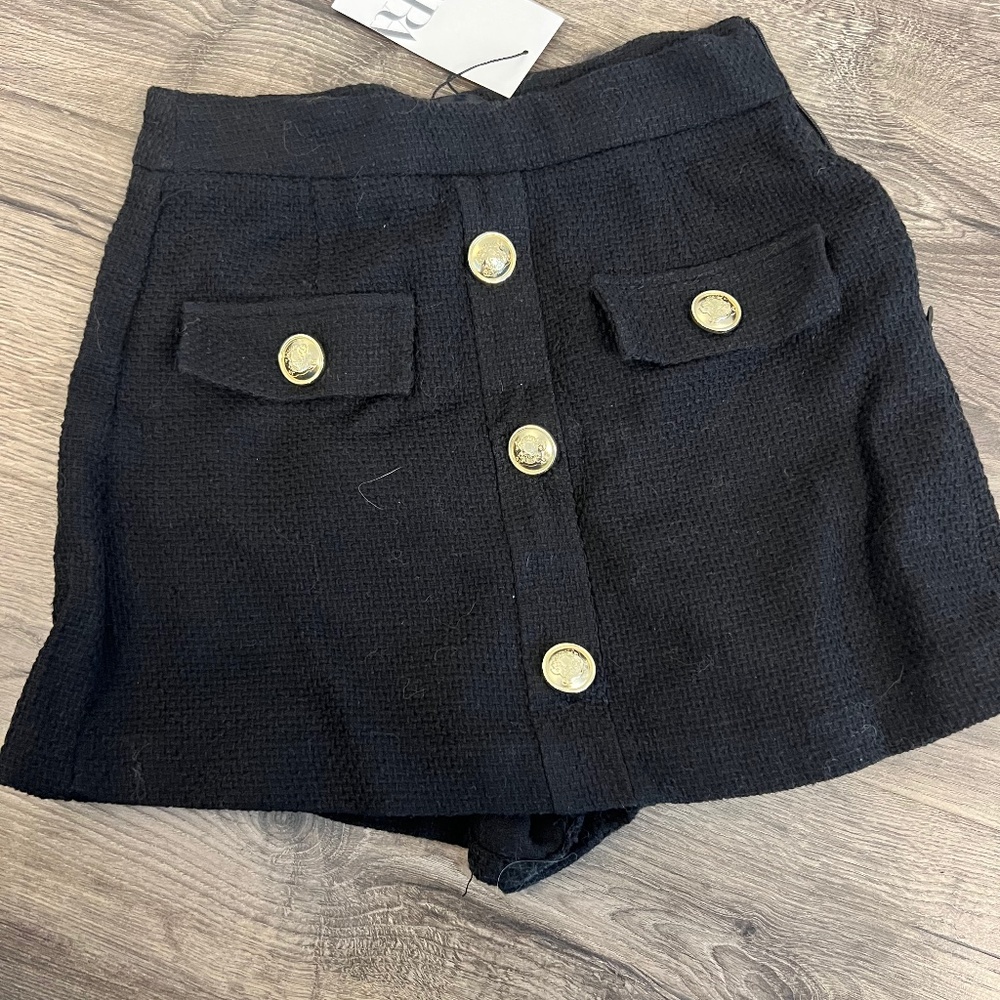 Black Short/Skirt/Skort with Gold Button Details Fake Pockets for Design